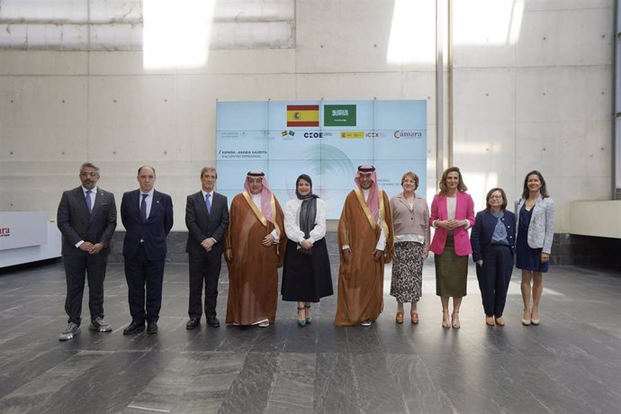 El ministro saudí de Vivienda y Asuntos Municipales y Rurales,  Majed bin Abdullah Al-Hogail,  Señala el aumento de oportunidades para las empresas españolas.