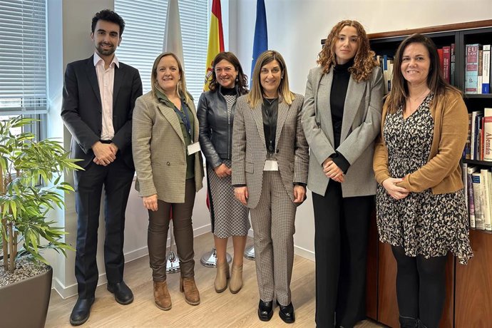 La presidenta de Cantabria, María José Sáenz de Buruaga, en la Oficina del Gobierno de Cantabria en Bruselas
