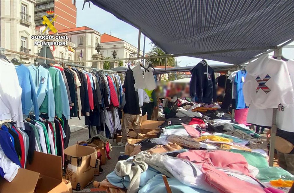 Intervenidos Laredo más de 1.100 artículos con un valor de mercado de más de 36.000 euros