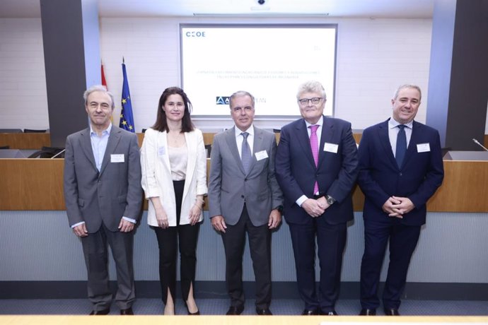 Jaime Fernández Gómez, (SEG), Araceli García Nombela (Tecniberia), Xavier Martí, Joan Franco (Tecniberia) Enric Font Piqué (Meta Engineering)