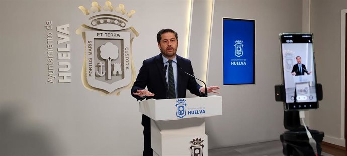 El portavoz del PSOE en el Ayuntamiento de Huelva, Francisco Baluffo.