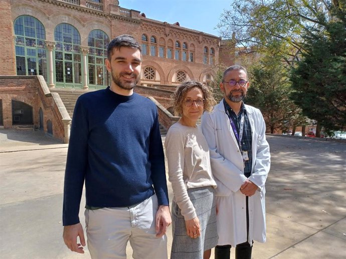 Los investigadores del Institut de Recerca del Hospital de la Santa Creu i Sant Pau Víctor Serrano-Gimeno, Maria Portella y Narcís Cardoner