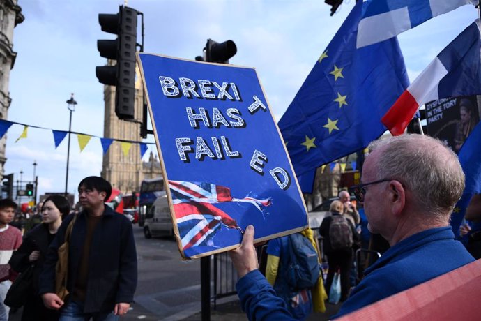 Concentración contra el Brexit frente al Parlamento de Reino Unido
