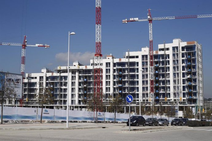 Archivo - Edificio en obras.