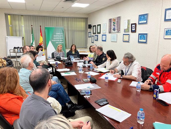 Reunión de la comisión provincial contra las agresiones a profesionales de centros sanitarios celebrada en el Hospital Universitario Puerta del Mar de Cádiz.