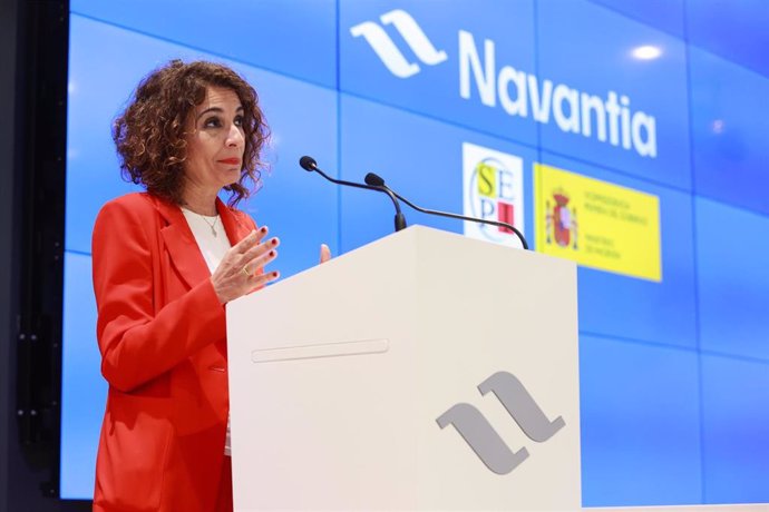 La vicepresidenta primera del Gobierno y vicesecretaria general del PSOE, María Jesús Montero, en una visita a las instalaciones de Navantia en San Fernando (Cádiz).