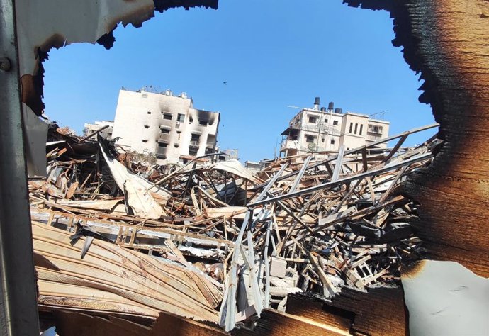 15 April 2024, Palestinian Territories, Gaza: View of damaged buildings and streets after months of Israeli bombardment. Photo: Khaled Daoud/APA Images via ZUMA Press Wire/dpa