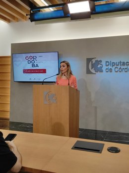 La delegada de Turismo y vicepresidenta del Patronato de Turismo, Narci Ruiz, en rueda de prensa.