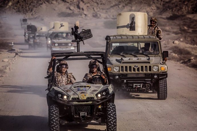Archivo - Varios vehículos durante unas maniobras de la Guardia Revolucionaria de Irán (archivo)