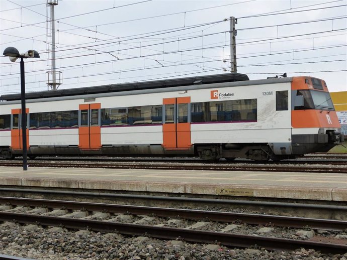 Archivo - Un tren de Rodalies