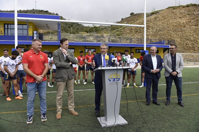 El presidente de la Diputación de Málaga y de Turismo Costa del Sol, Francisco Salado, ha destacado la apuesta por el deporte de la institución y la entidad ante representantes de la Federación Española de Ruby.