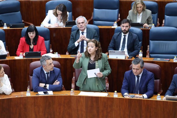La consejera de Sanidad, Fátima Matute, interviene durante un pleno en la Asamblea de Madrid, en una imagen de archivo