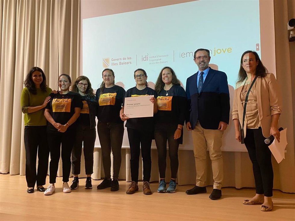 El proyecto 'Pinpas' del IES Marc Ferrer gana los Premios Iemprnjove de FP de grado medio y superior
