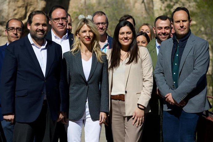 El presidente del PP de C-LM Paco Núñez, junto a la diputada en el Congreso Cayetana Álvarez de Toledo.