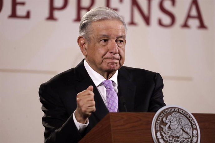 Archivo - 16 March 2023, Mexico, Mexico City: Mexican President Andres Manuel Lopez Obrador speaks during a press conference at the National Palace in Mexico City. 