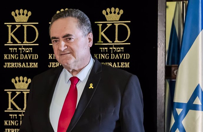 FILED - 26 March 2024, Israel, Jerusalem: Israeli Foreign Minister Israel Katz greets German Foreign Minister Annalena Baerbock in a hotel in Jerusalem before talks. Photo: Christoph Soeder/dpa