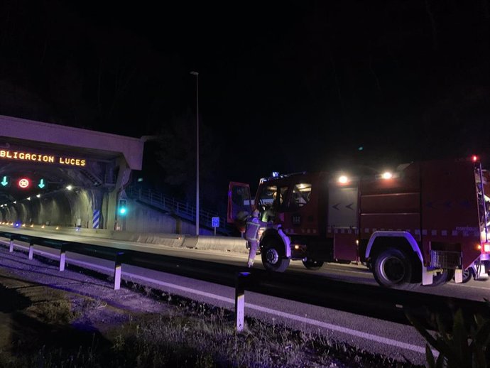 Simulacro de emergencia en los túneles del Garraf (Barcelona) realizado por Autopistas y Bombers