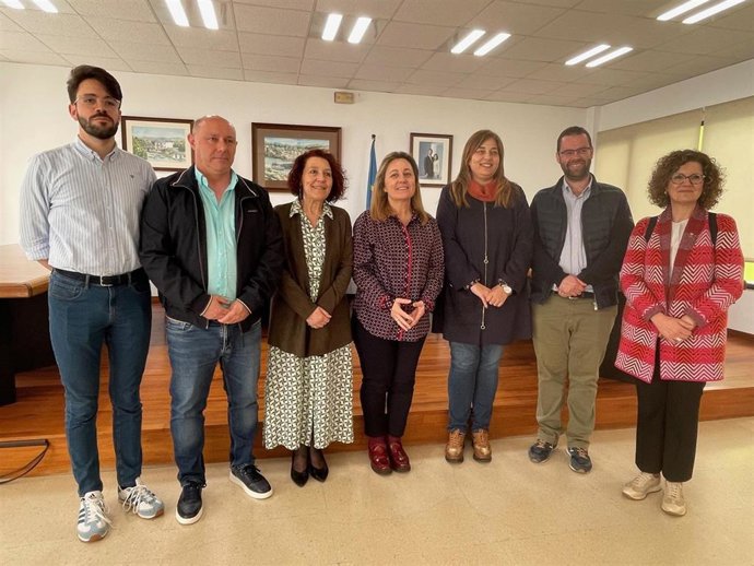 Reunión entre la consejera de Educación, Lydia Espina, y representantes de ayuntamientos del noroccidente sobre la red autonómica de escuelas infantiles de 0 a 3 años