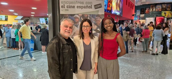 Benito Zambrano, África Colomo y Edith Martínez-Val, de izda. A dcha.