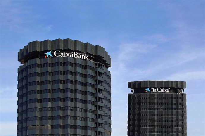 Archivo - Sede de CaixaBank