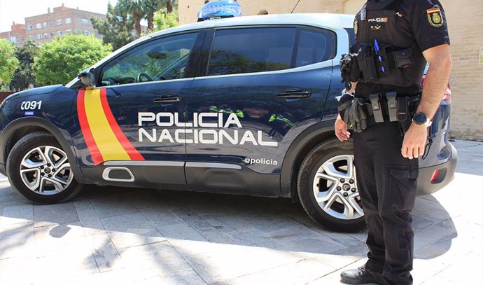 Imagen de archivo de un agente de la Policía Nacional .