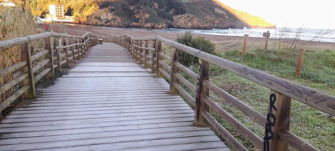 Archivo - Helada en la playa de La Arena