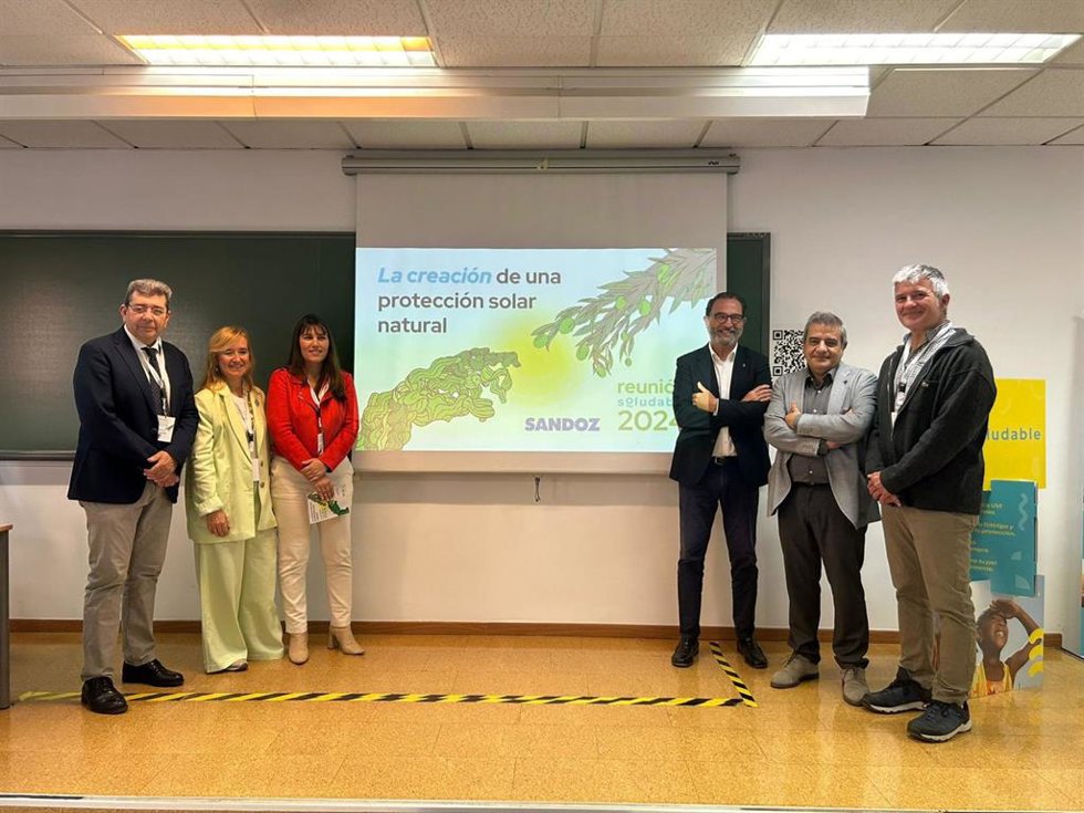 A la presentación de la jornada han asistido el delegado de Salud, Carlos Bautista; el decano de la Facultad de Turismo, Antonio Guevara; y otros representantes de la UMA, del Hospital Costa del Sol y de Ibima.
