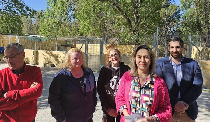 La alcaldesa de Guadalajara, Ana Guarinos,visita al Centro Municipal de Acogida de animales domésticos abandonados.