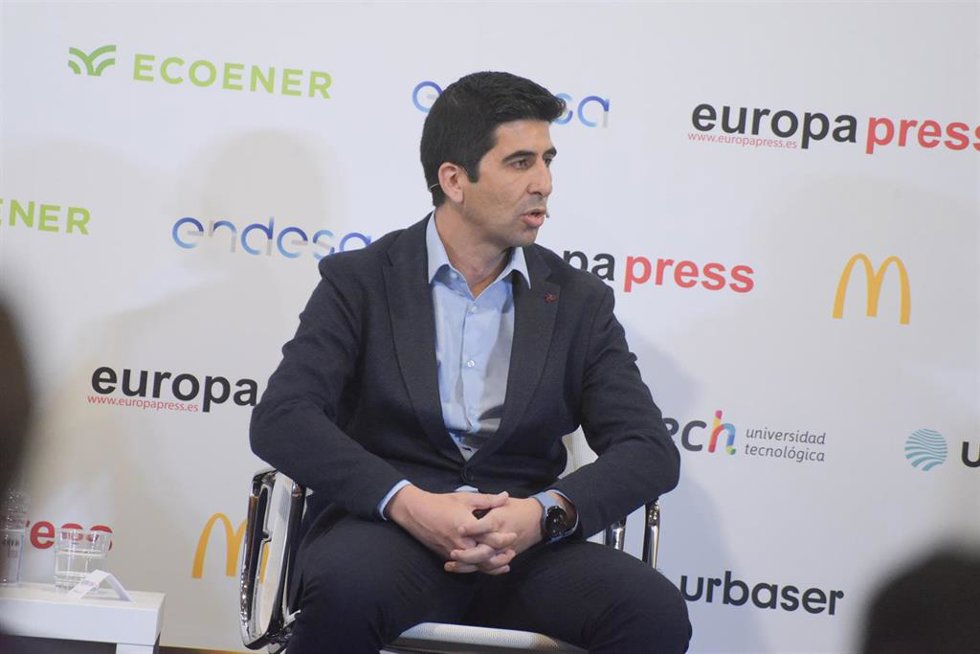 El director de Tratamiento de Levante, Madrid y Canarias de Urbaser, Fernando Cortés, en el foro 'Canarias hacia el Futuro' organizado por Europa Press