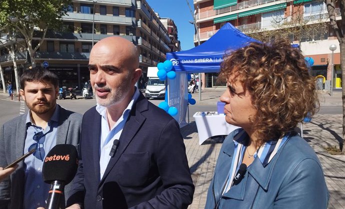 El líder del PP a l'Ajuntament de Barcelona, Daniel Sirera, i l'eurodiputada i presidenta de campanya dels populars, Dolors Montserrat