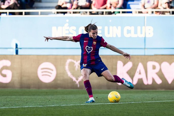 Patri Guijarro of FC Barcelona Fem in action during the Spanish league, Liga F, football match played between FC Barcelona and Villarreal CF at Johan Cruyff Stadium on April 13, 2024 in Sant Joan Despi, Spain.