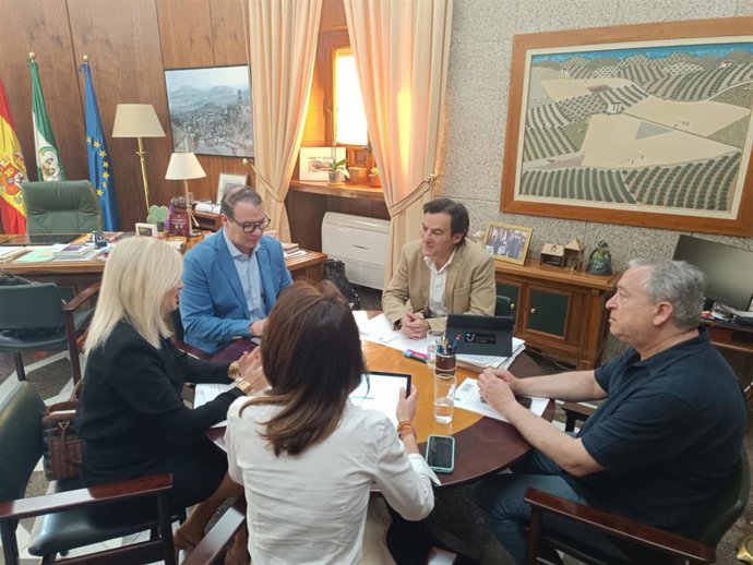 Constitución de la comisión municipal del 1.200 aniversario de la capitalidad de Jaén.