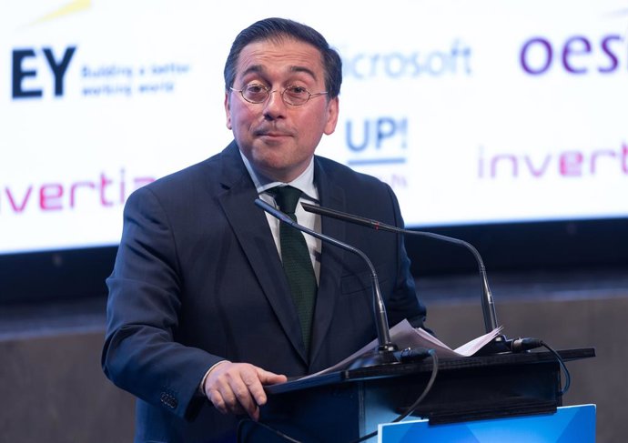 El ministro de Asuntos Exteriores, Unión Europea y Cooperación, José Manuel Albares, interviene en el acto de clausura 'Las Grandes Oportunidades de España en una Europa en Cambio', de la IV edición del foro económico 'Wake Up, Spain!', en Casa de Améri