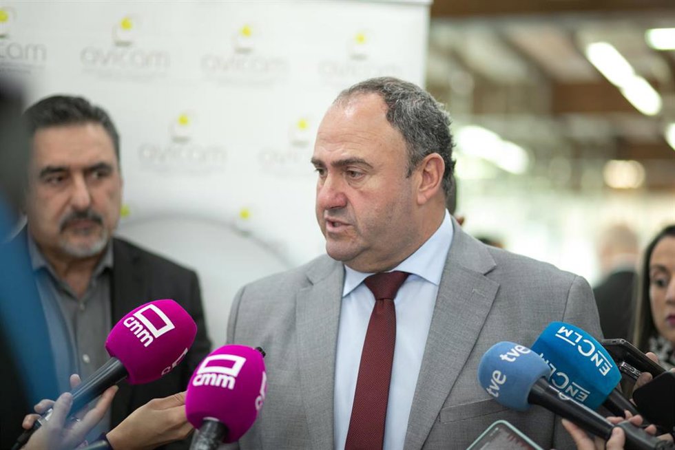 Archivo - El consejero de Agricultura, Ganadería y Desarrollo Rural, Julián Martínez Lizán.