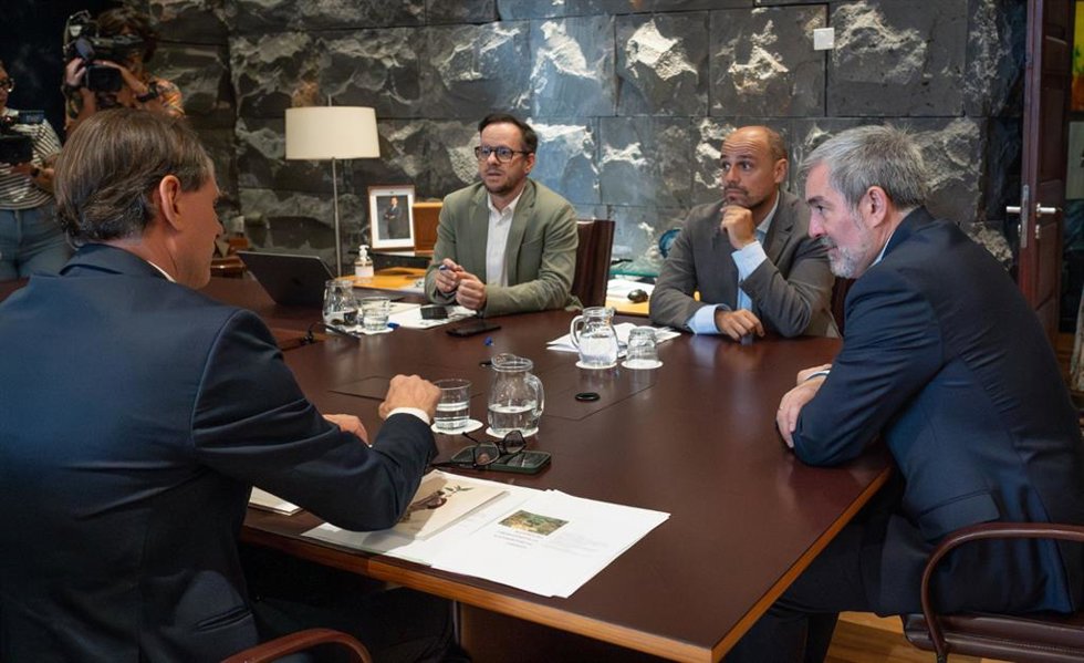 El presidente de Canarias, Fernando Clavijo, e una reunión sobre el Laboratorio de la Sostenibilidad en Canarias