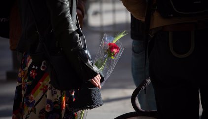 Els floristes catalans demanen una regularització de les parades de roses per Sant Jordi