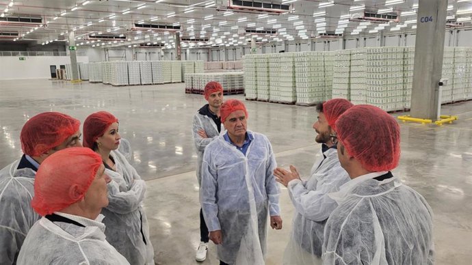 El presidente de la Diputación Provincial de Zaragoza (DPZ), Juan Antonio Sánchez Quero, ha visitado las obras del nuevo centro alimentario que el grupo BonÁrea está construyendo en Épila (Zaragoza)
