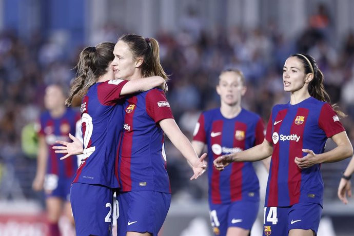 Caroline Graham Hansen of FC Barcelona celebrates a goal with teammates during the Spanish Women League, Liga F, football match played between Real Madrid and FC Barcelona at Alfredo Di Stefano stadium on March 24, 2024, in Valdebebas, Madrid, Spain.