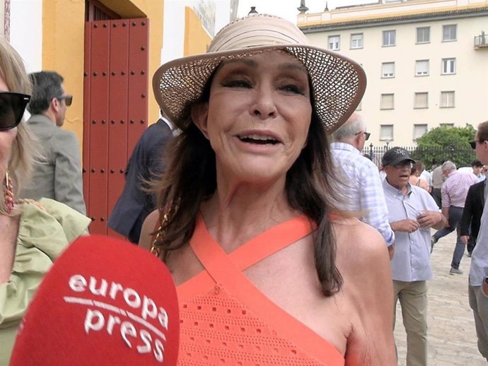 MARI ÁNGELES GRAJAL