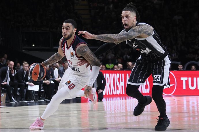 Markus Howard (Baskonia Vitoria-Gasteiz) and Daniel Hackett (Segafredo Virtus Bologna) during the Turkish Airlines EuroLeague basketball match between Segafredo Virtus Bologna and Baskonia Vitoria-Gasteiz on April 12, 2024 at Segafredo Arena in Bologna, I
