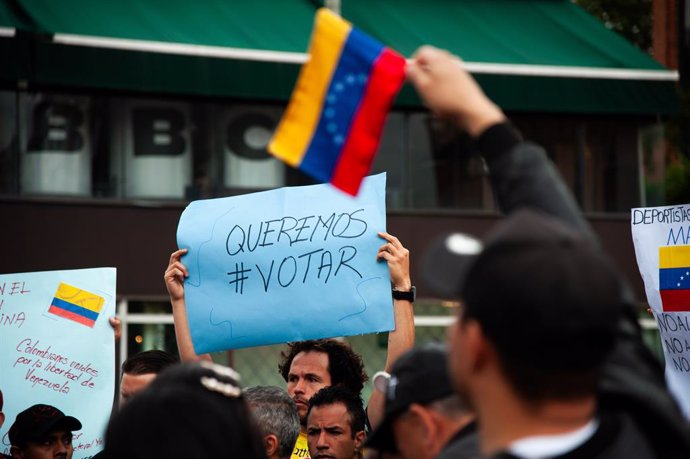 Archivo - February 4, 2024, Bogota, Cundinamarca, Colombia: Venezuelan citizens living in Bogota, Colombia protest in demand of the presidential candidacy of Venezuelan opposition leader Maria Corina Machado in the presidential elections after being disqu