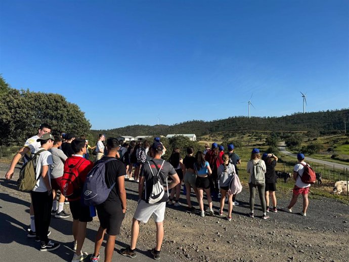 En la primera jornada de esta nueva edición de los Encuentro Juveniles en el Medio Natural han participado 160 jóvenes de entre 13 y 18 años.