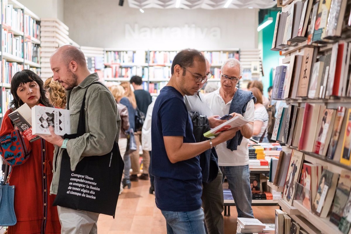  Optimismo moderado  entre las librerías madrileñas ante un fin de semana y Día del Libro que inicia su temporada alta