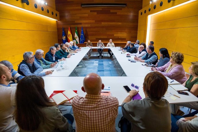 Reunión entre el Ayuntamiento de San Fernando (Cádiz) y   las entidades que gestionan en la ciudad el programa de ayudas del Banco de Alimentos.