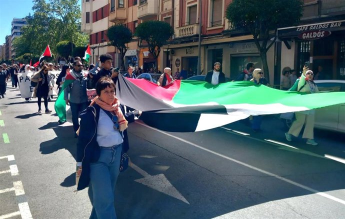 Una manifestación pide "no olvidar" lo que está ocurriendo en Palestina y exige al Gobierno de España "medidas eficaces"