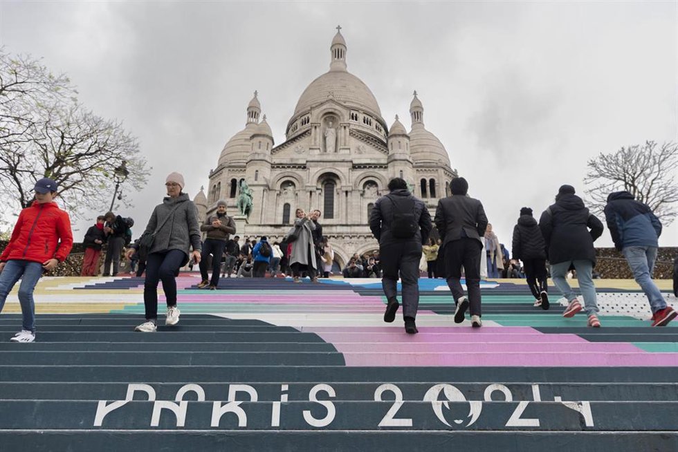 Escaleras de subida a la basílica del Sacre Coeur, en París
