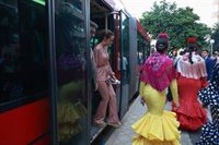 Una "coreografía" de fuegos artificiales cierra la Feria, que el viernes superó el millón de viajeros en Tussam