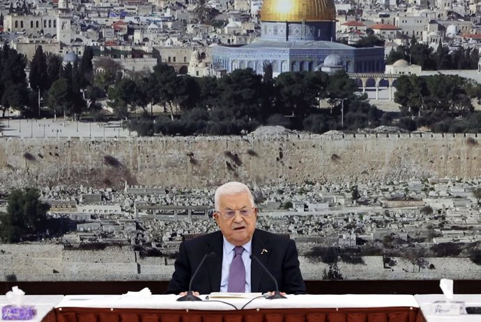 Archivo - February 18, 2024, Ramallah, West Bank, Palestinian Territory: Palestinian President Mahmoud Abbas chairs a meeting of the Palestinian leadership in West Bank City of Ramallah, on 18 February 2024