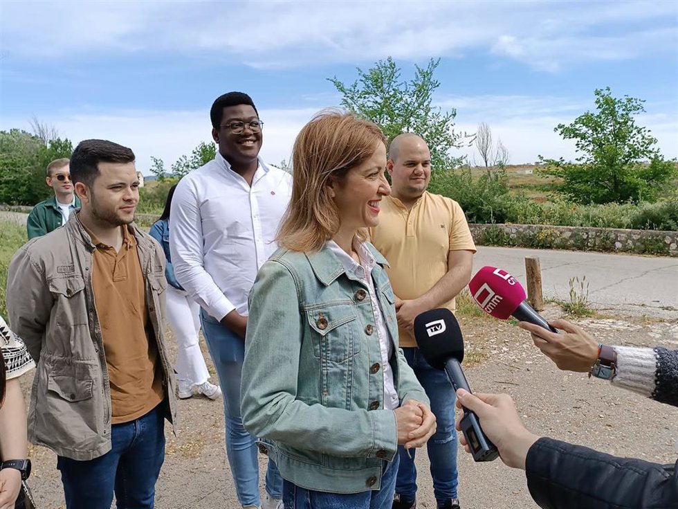 La europarlamentaria y vicesecretaria general del PSOE de Castilla-La Mancha, Cristina Maestre,en las Tablas de Daimiel.