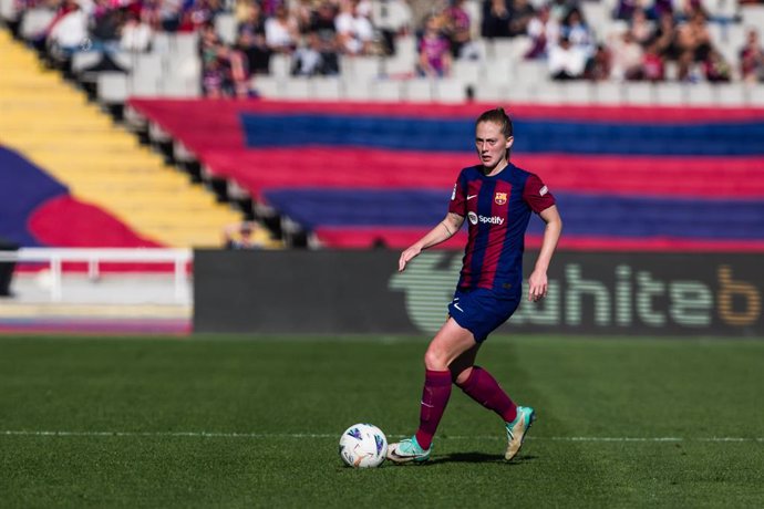 Archivo - Keira Walsh of Fc Barcelona Femenino in action during the Spanish league, Liga F, football match played between Fc Barcelona and Real Madrid at Estadi Olimpic on November 19, 2023 in Barcelona, Spain.